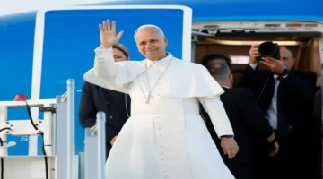 البابا في لبنان.. بابا الفاتيكان يختتم زيارته للبنان بنداء تاريخي للوحدة وشفاء جراح الوطن